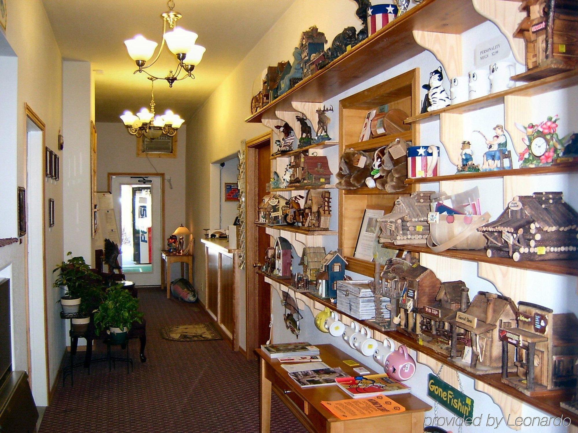 Caboose Motel Libby Interior photo